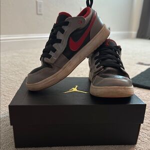 Kids JORDAN 1 low alt shoe